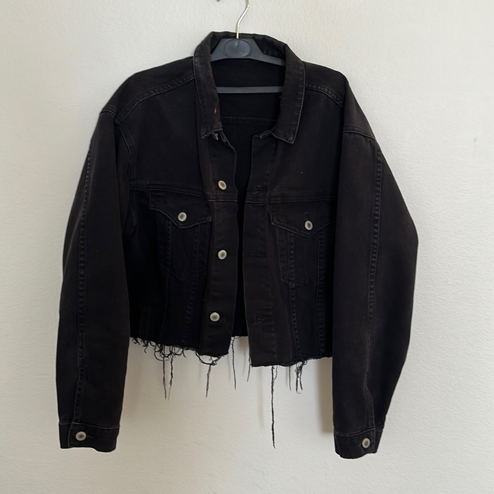 Brandy Melville cropped denim jacket